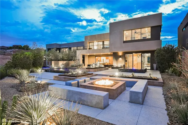 $2,590,000 | 20 Falling Canyon Court, Henderson, NV 89011