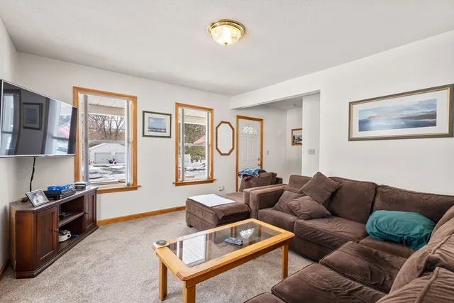 $305,000 | 91 Squawfield Road, Westfield, MA 01085