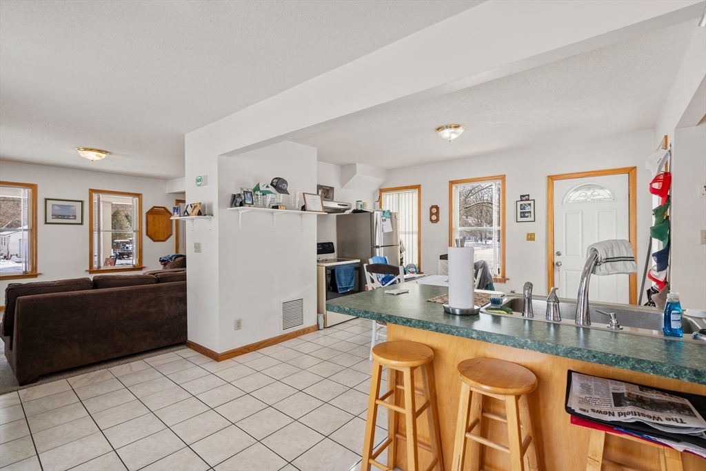 91 Squawfield Road Westfield, MA 01085 - Photo 3 of 27