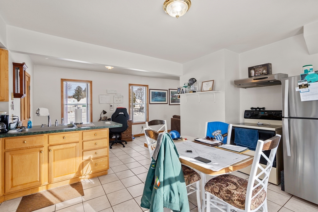 91 Squawfield Road Westfield, MA 01085 - Photo 4 of 27