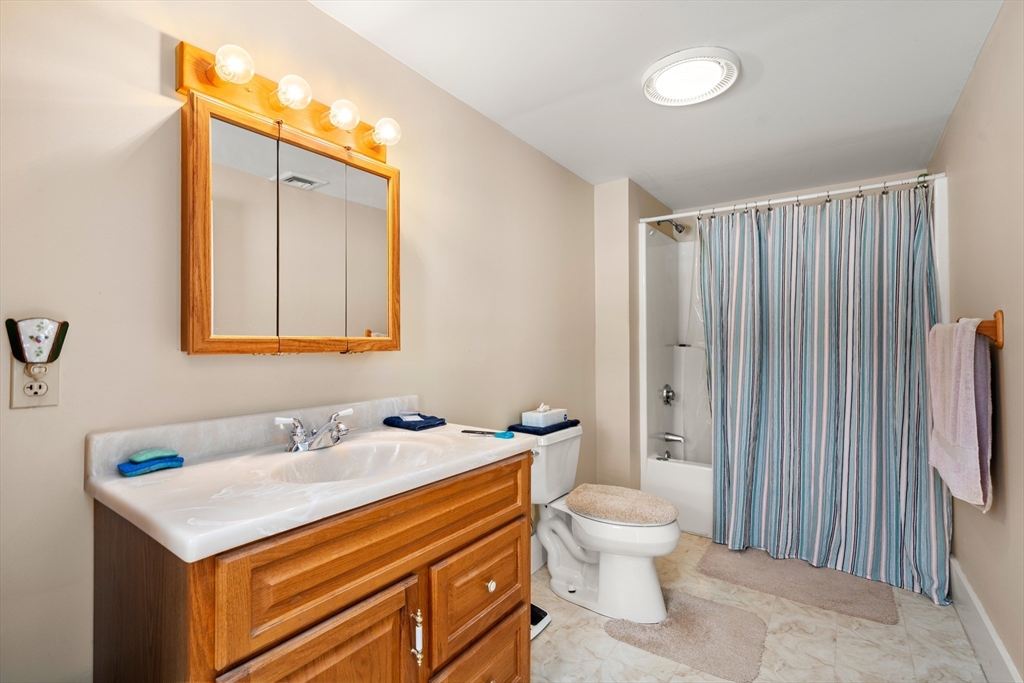 91 Squawfield Road Westfield, MA 01085 - Photo 5 of 27