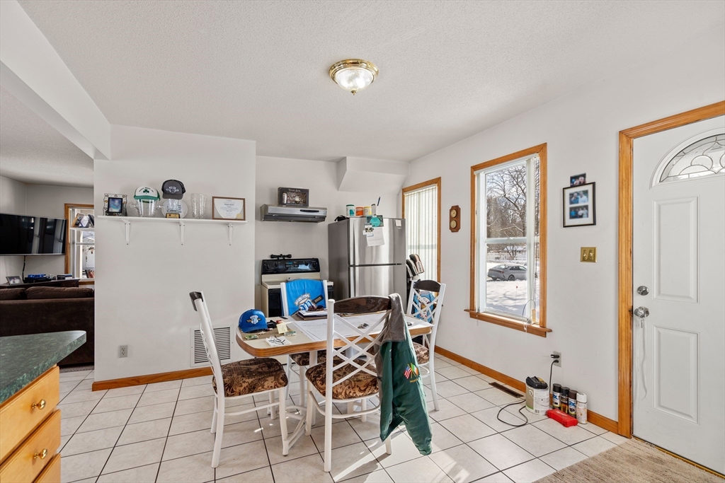 91 Squawfield Road Westfield, MA 01085 - Photo 8 of 27