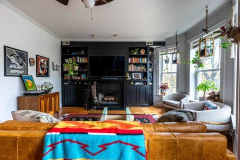 $3,750 | 3233 West Palmer Street, Unit 2, Chicago, IL 60647