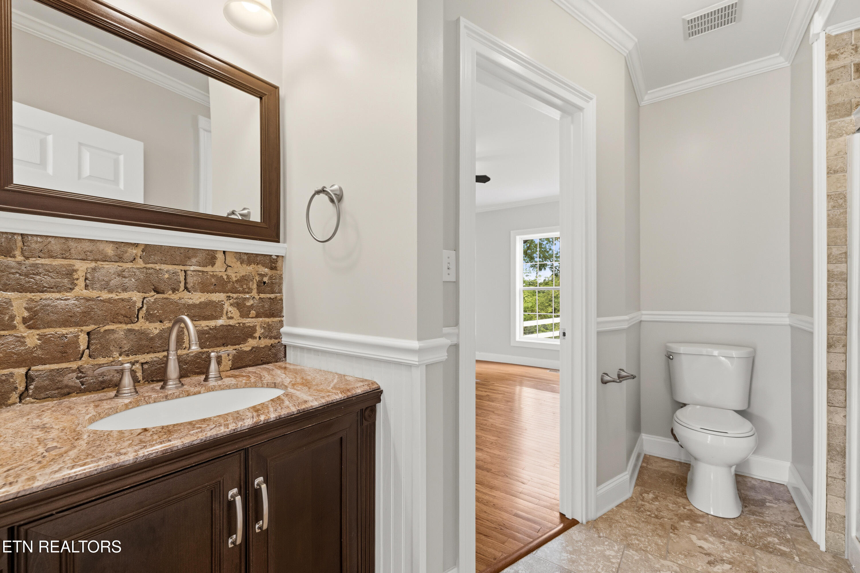 1640 Munsey Hatcher Road Seymour, TN 37865 - Photo 21 of 60 Bathroom on Main Level