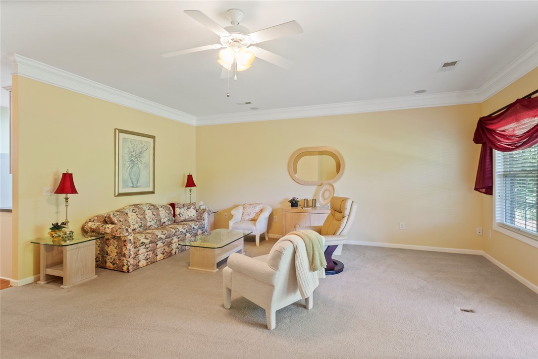 704 Nottingham Court Seneca, SC 29672 - Photo 4 of 48 Living Room.