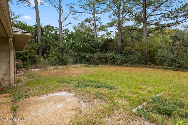 $350,000 | 105 Brae Burn Drive, Jackson, MS 39211