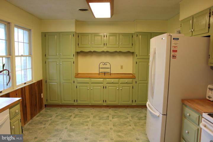 1979 Runnymeade Road Bunker Hill, WV 25413 - Photo 14 of 28 Kitchen