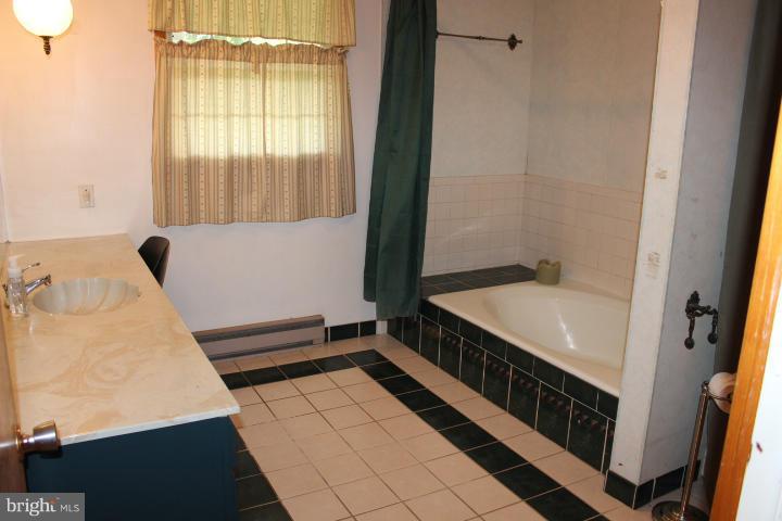1979 Runnymeade Road Bunker Hill, WV 25413 - Photo 21 of 28 Bath