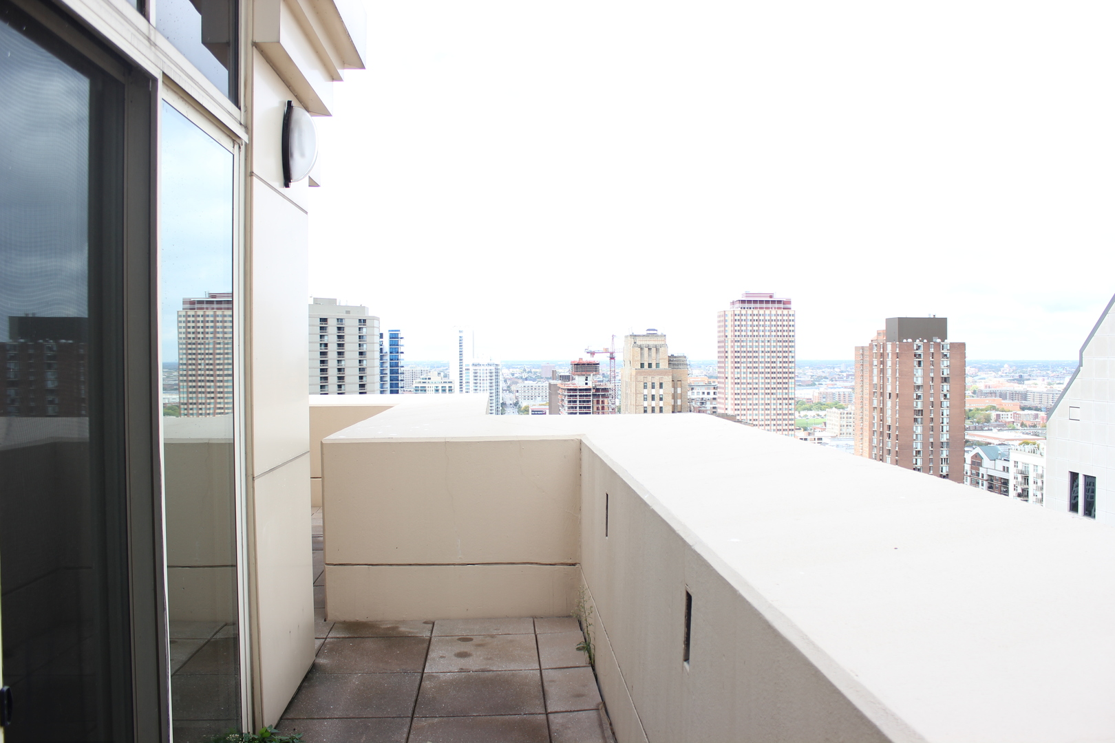 747 North Wabash Avenue, Unit 2501 Chicago, IL 60611 - Photo 23 of 31