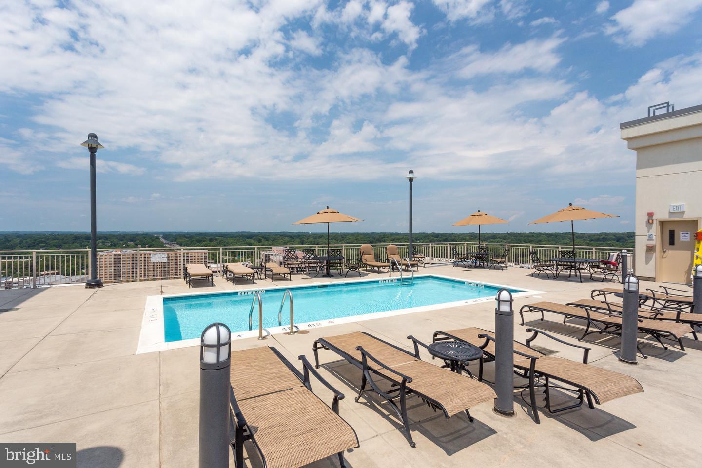 2726 Gallows Road, Unit 705 Vienna, VA 22180 - Photo 14 of 20 Amenities