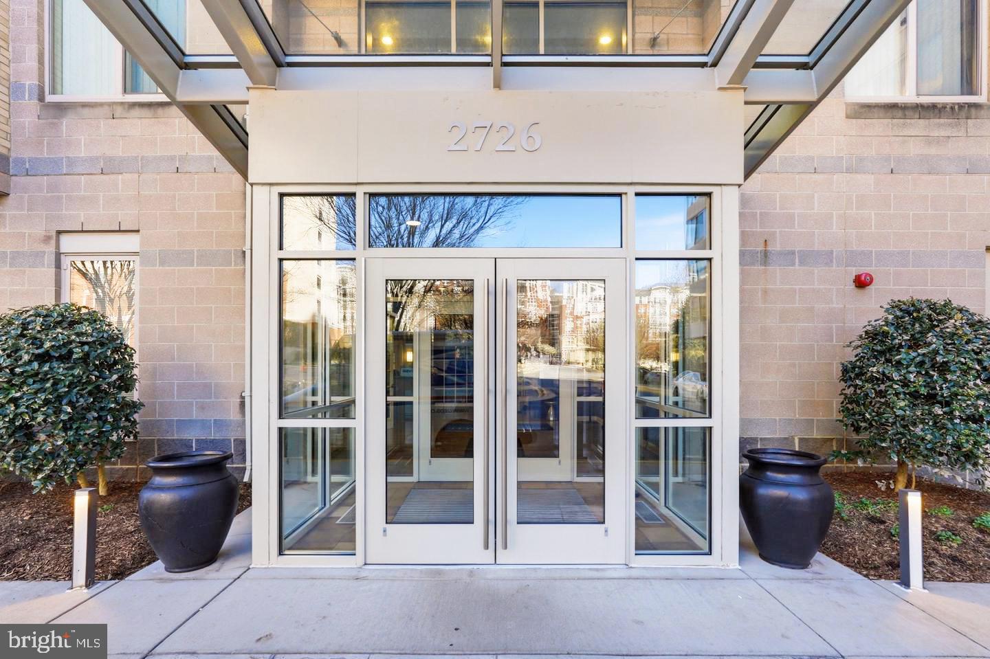 2726 Gallows Road, Unit 705 Vienna, VA 22180 - Photo 3 of 20