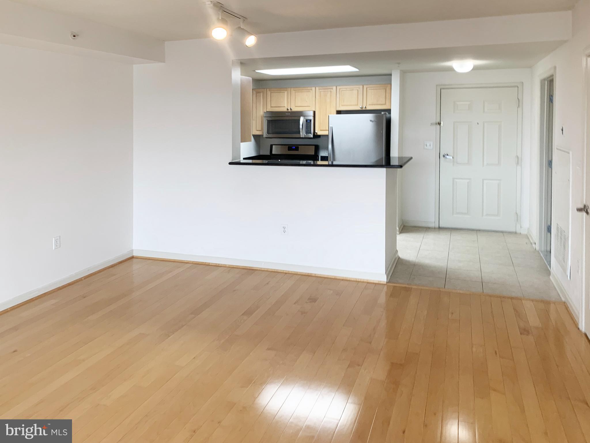 2726 Gallows Road, Unit 705 Vienna, VA 22180 - Photo 6 of 20