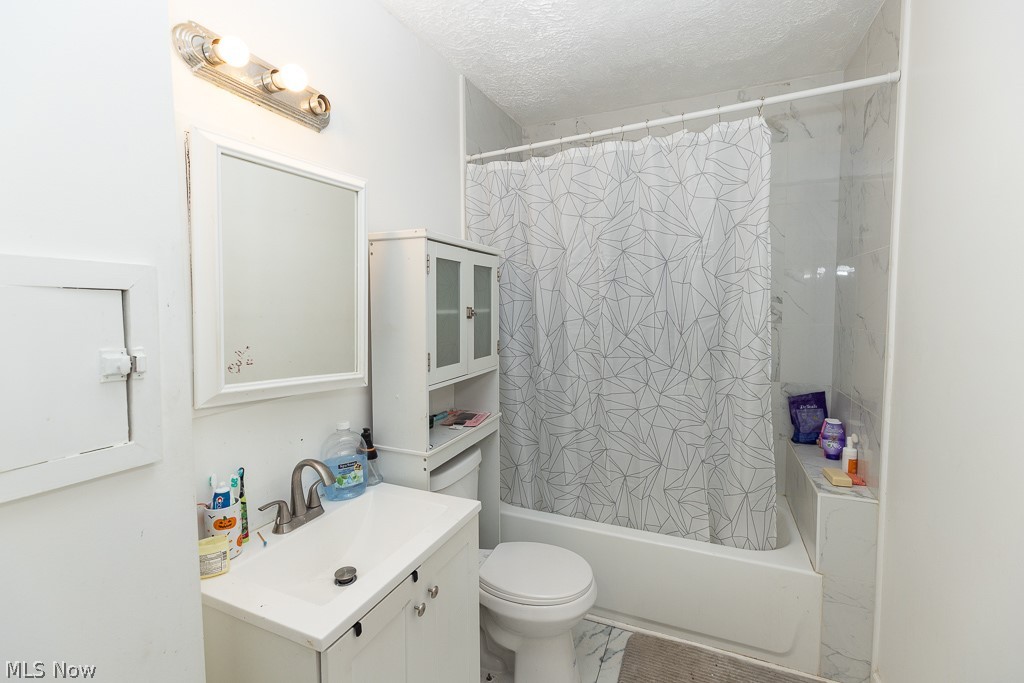 14221 Glenside Road Cleveland, OH 44110 - Photo 15 of 50