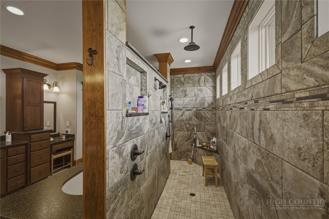 1638 Johns Ridge Parkway Lenoir, NC 28645 - Photo 16 of 50 a bathroom with shower