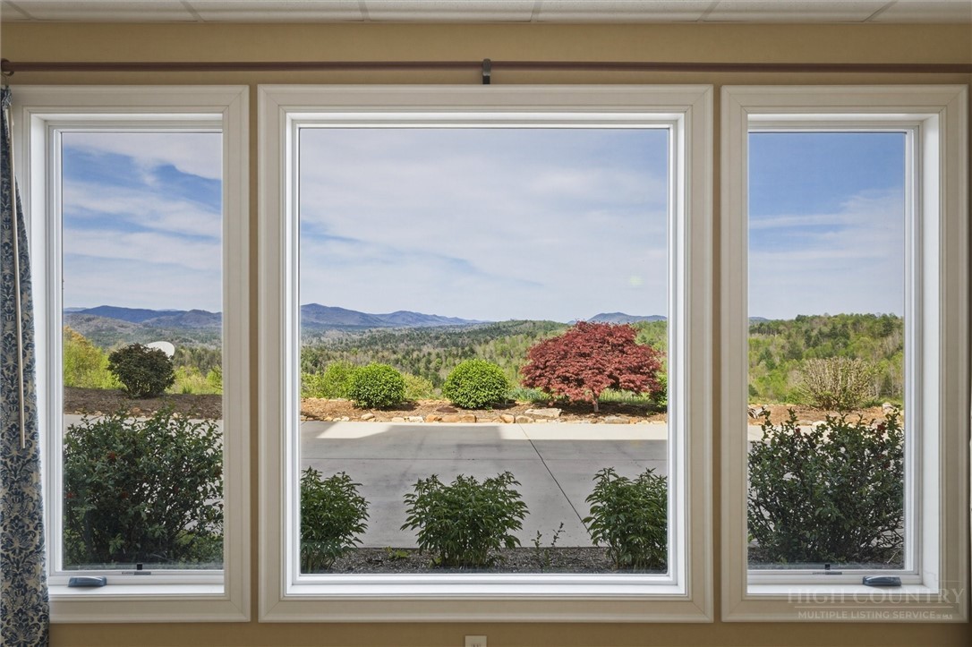 1638 Johns Ridge Parkway Lenoir, NC 28645 - Photo 32 of 50 a view of a window