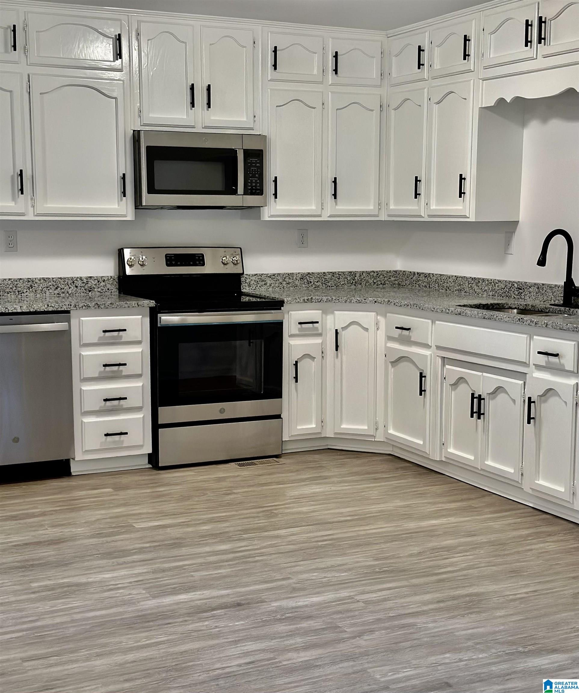 319 Hunter Road Gardendale, AL 35071 - Photo 10 of 31