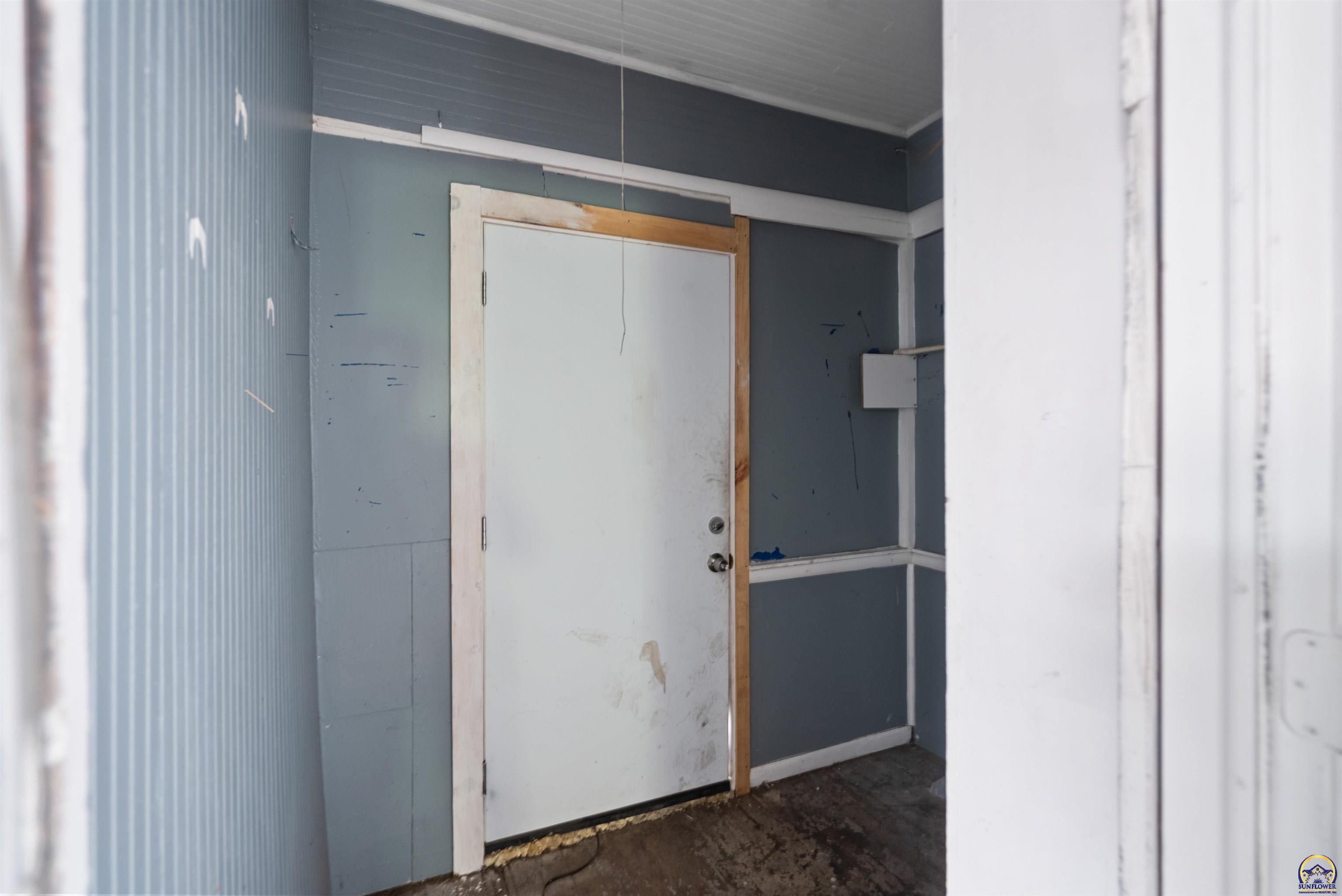518 Southwest Lane Street Topeka, KS 66606 - Photo 18 of 56