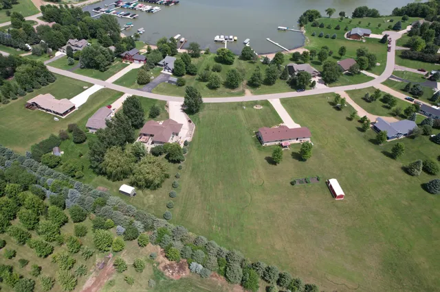 $140,000 | 15 Lake Shetek Drive, Slayton, MN 56172