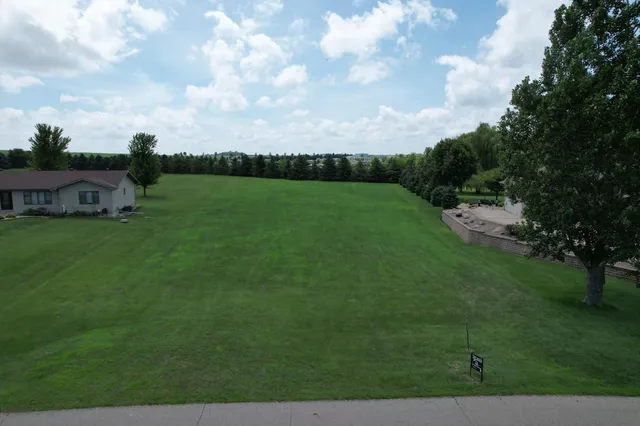 $140,000 | 15 Lake Shetek Drive, Slayton, MN 56172