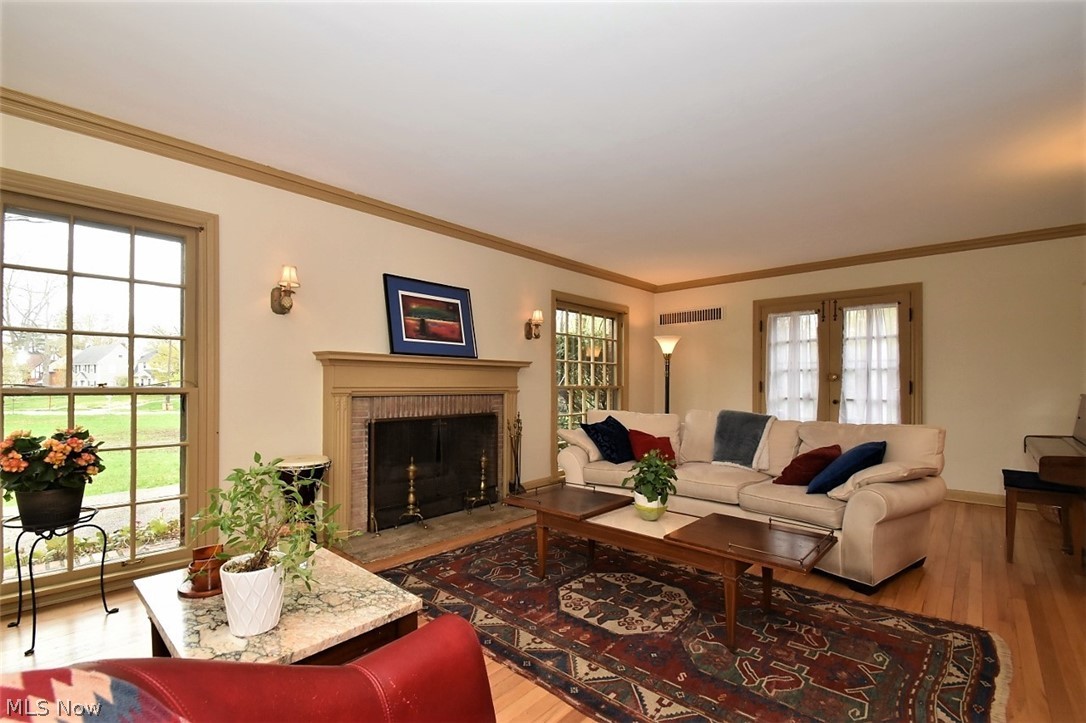 3269 Warrington Road Cleveland, OH 44120 - Photo 8 of 35 Gallery Image 8