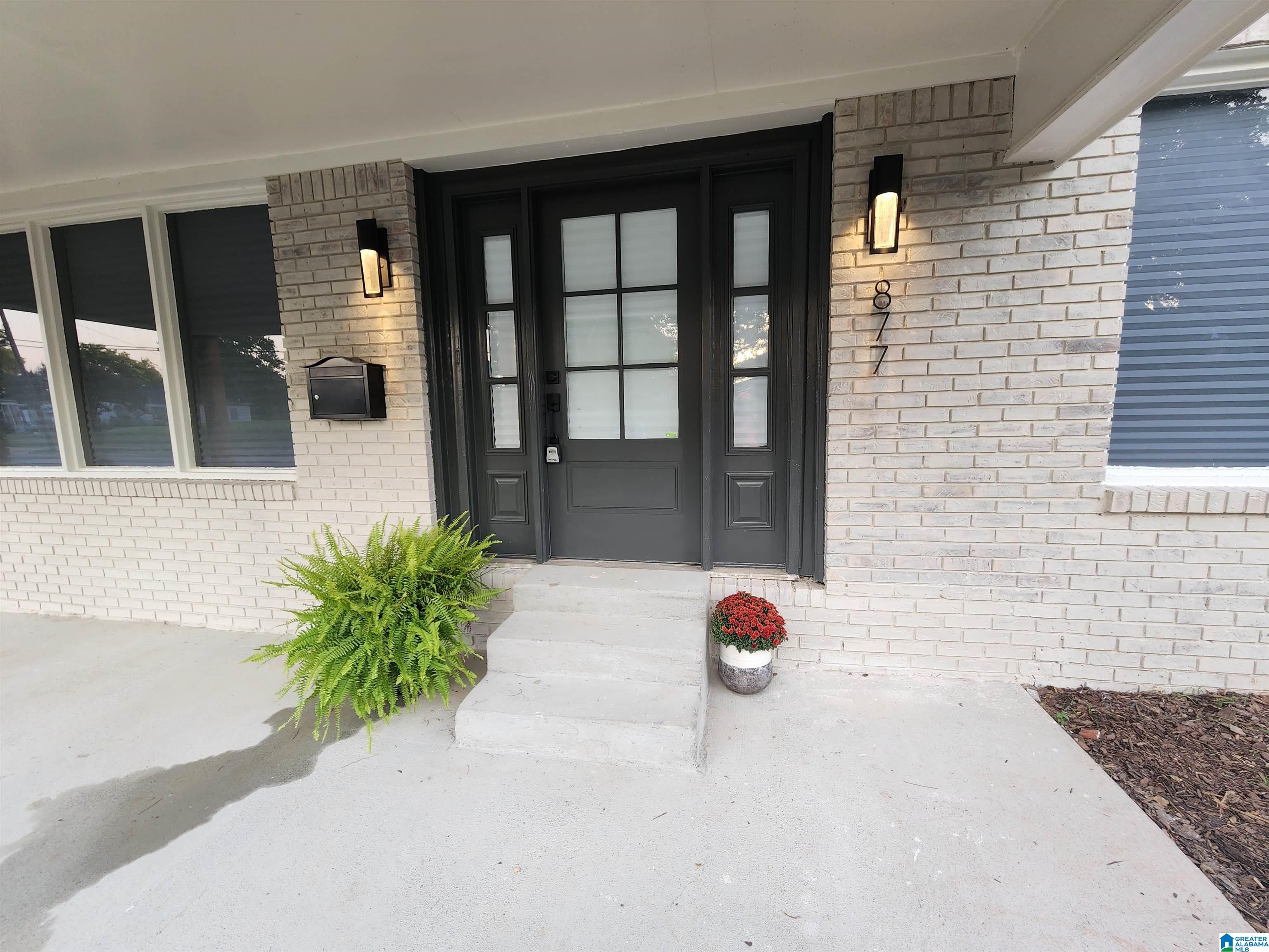 877 Goldwire Street Southwest Birmingham, AL 35211 - Photo 3 of 26