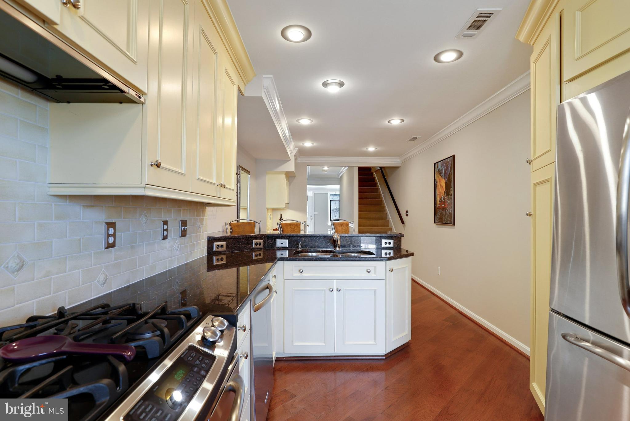 1110 Riverside Avenue Baltimore, MD 21230 - Photo 14 of 48