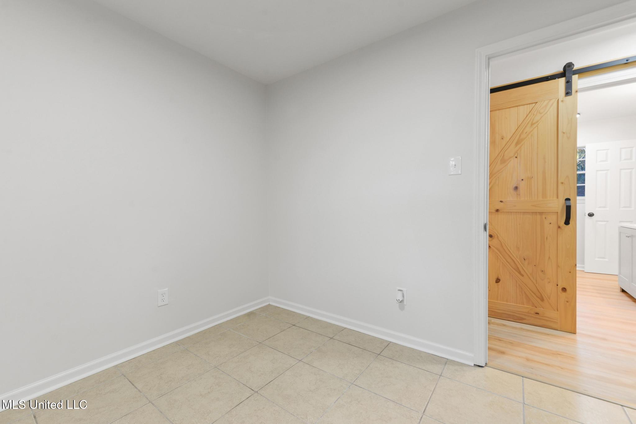 416 Shadowlawn Court D'Iberville, MS 39540 - Photo 18 of 23 018