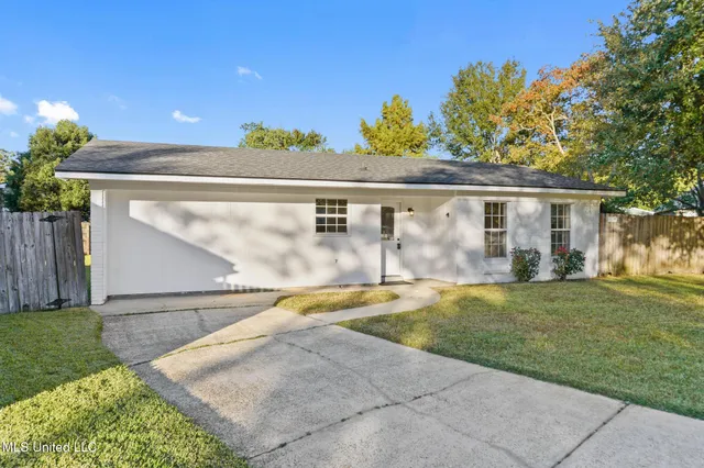 $179,900 | 416 Shadowlawn Court, D'Iberville, MS 39540