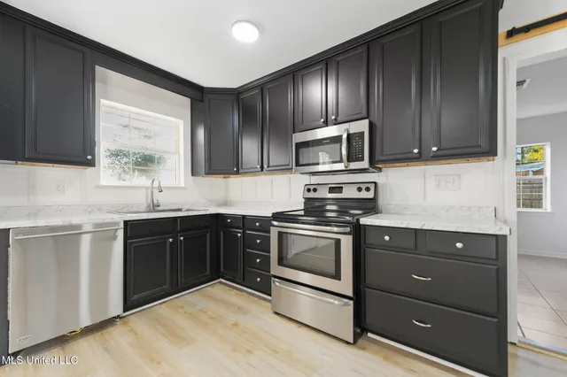 $179,900 | 416 Shadowlawn Court, D'Iberville, MS 39540