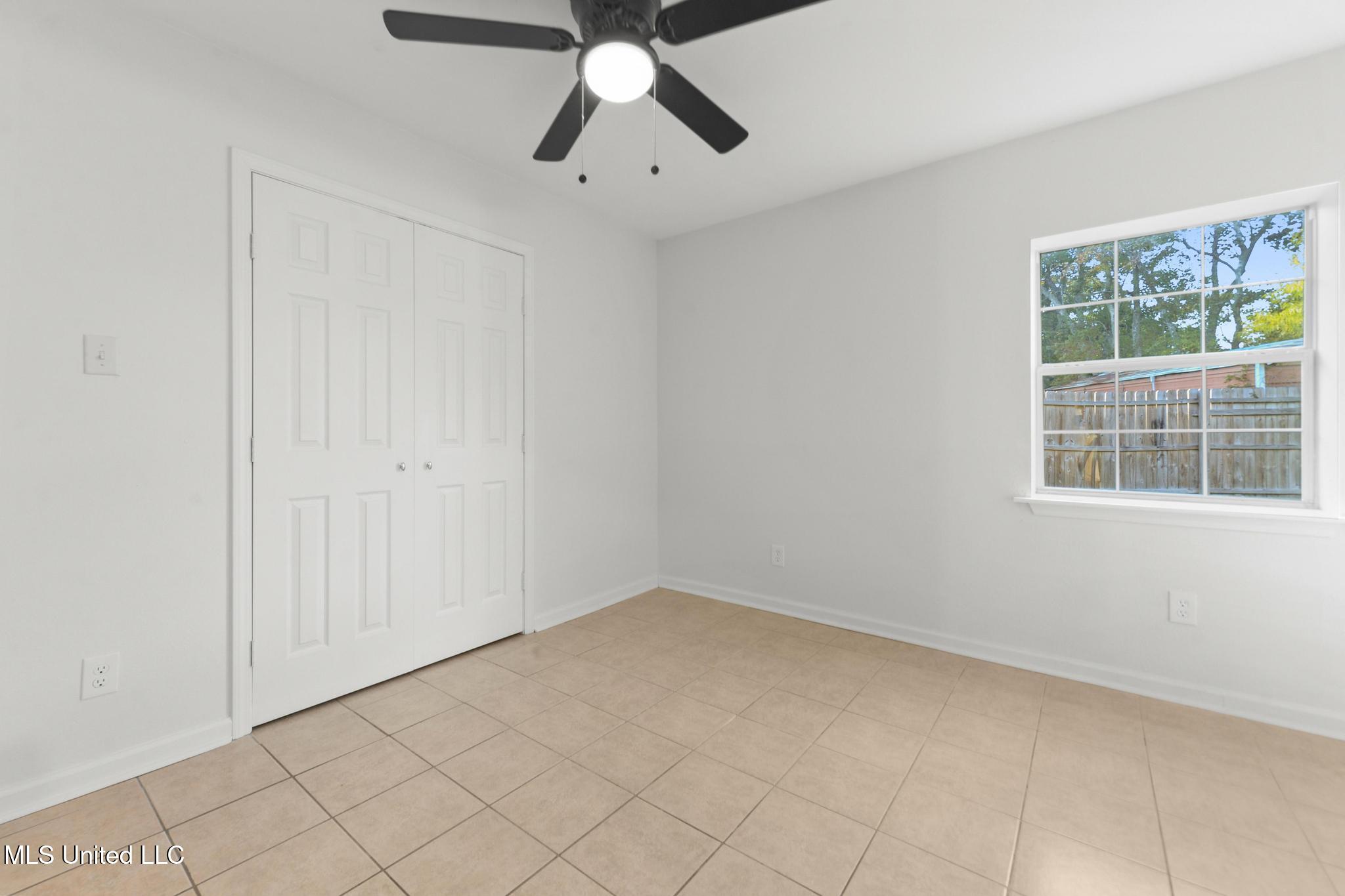 416 Shadowlawn Court D'Iberville, MS 39540 - Photo 9 of 23 009