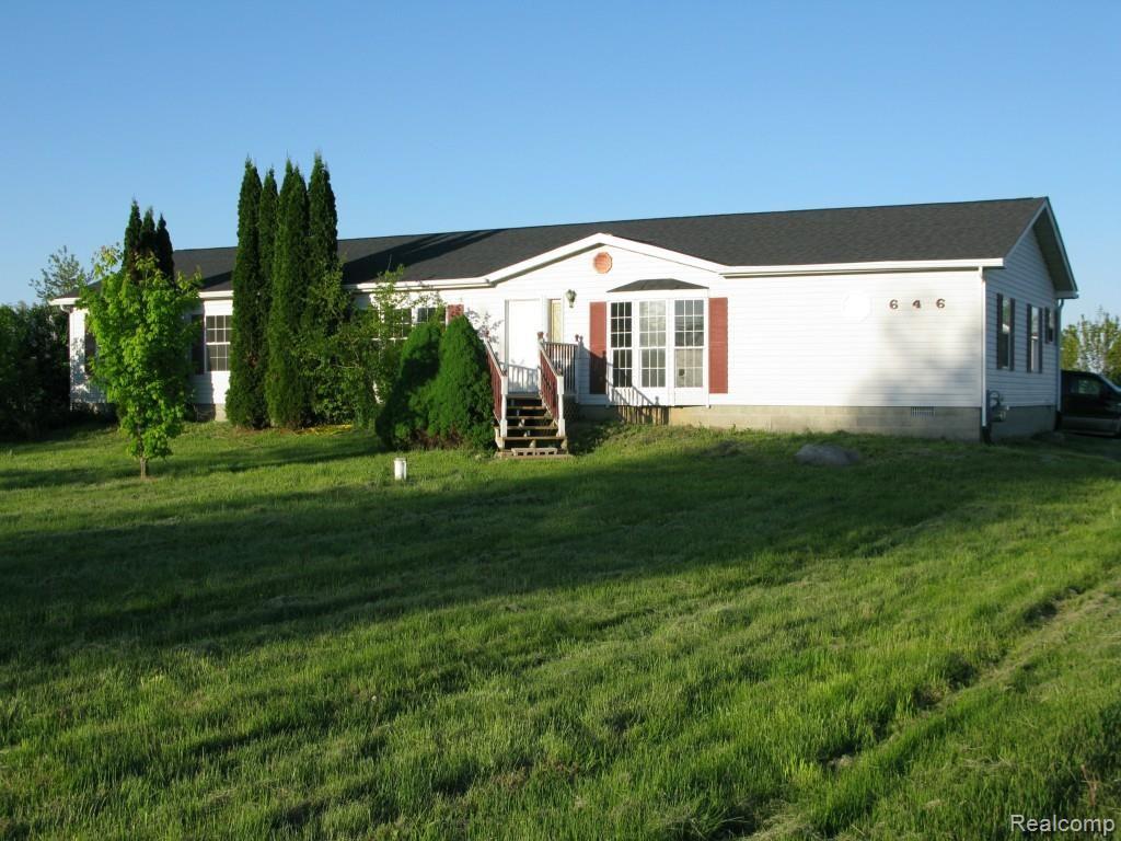 646 Capac Road Allenton, MI 48002 - Photo 2 of 35 IMG_4569.jpg