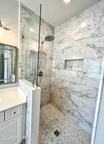 $4,250 | 719 Arboretum Drive, Wilmington, NC 28405