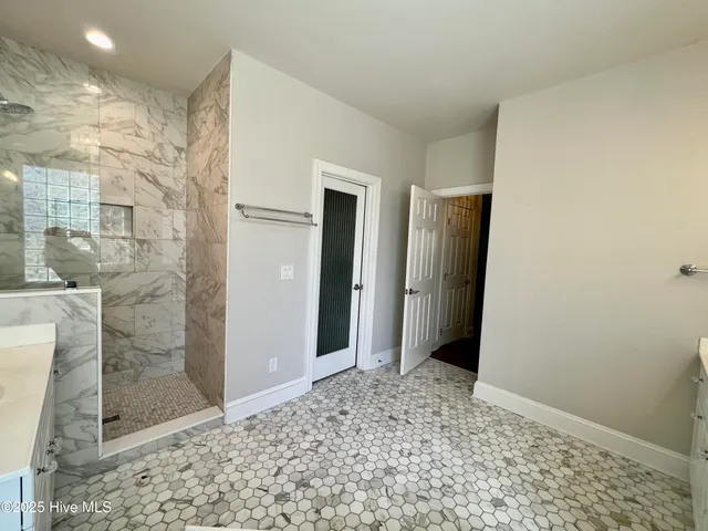 $4,250 | 719 Arboretum Drive, Wilmington, NC 28405