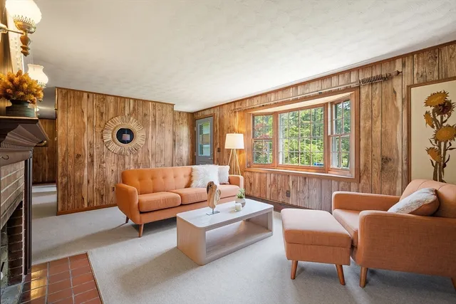 $899,900 | 481 West Townsend Road, Lunenburg, MA 01462