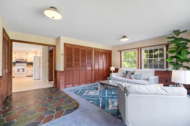 $899,900 | 481 West Townsend Road, Lunenburg, MA 01462