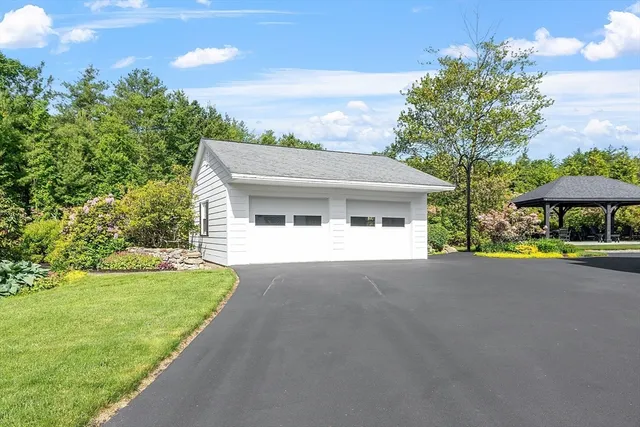 $899,900 | 481 West Townsend Road, Lunenburg, MA 01462