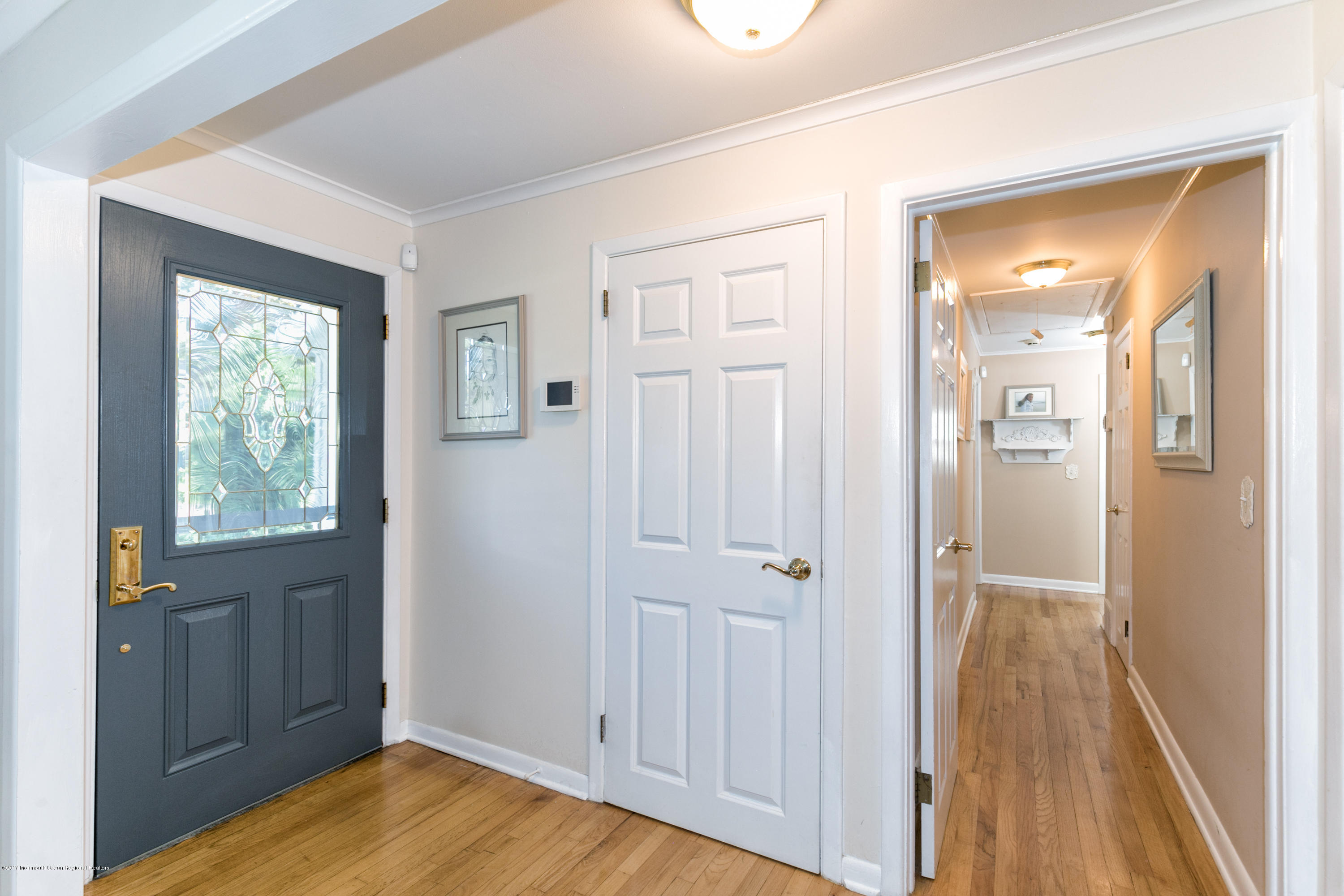 923 Woodview Road Brielle, NJ 08730 - Photo 7 of 50 Foyer