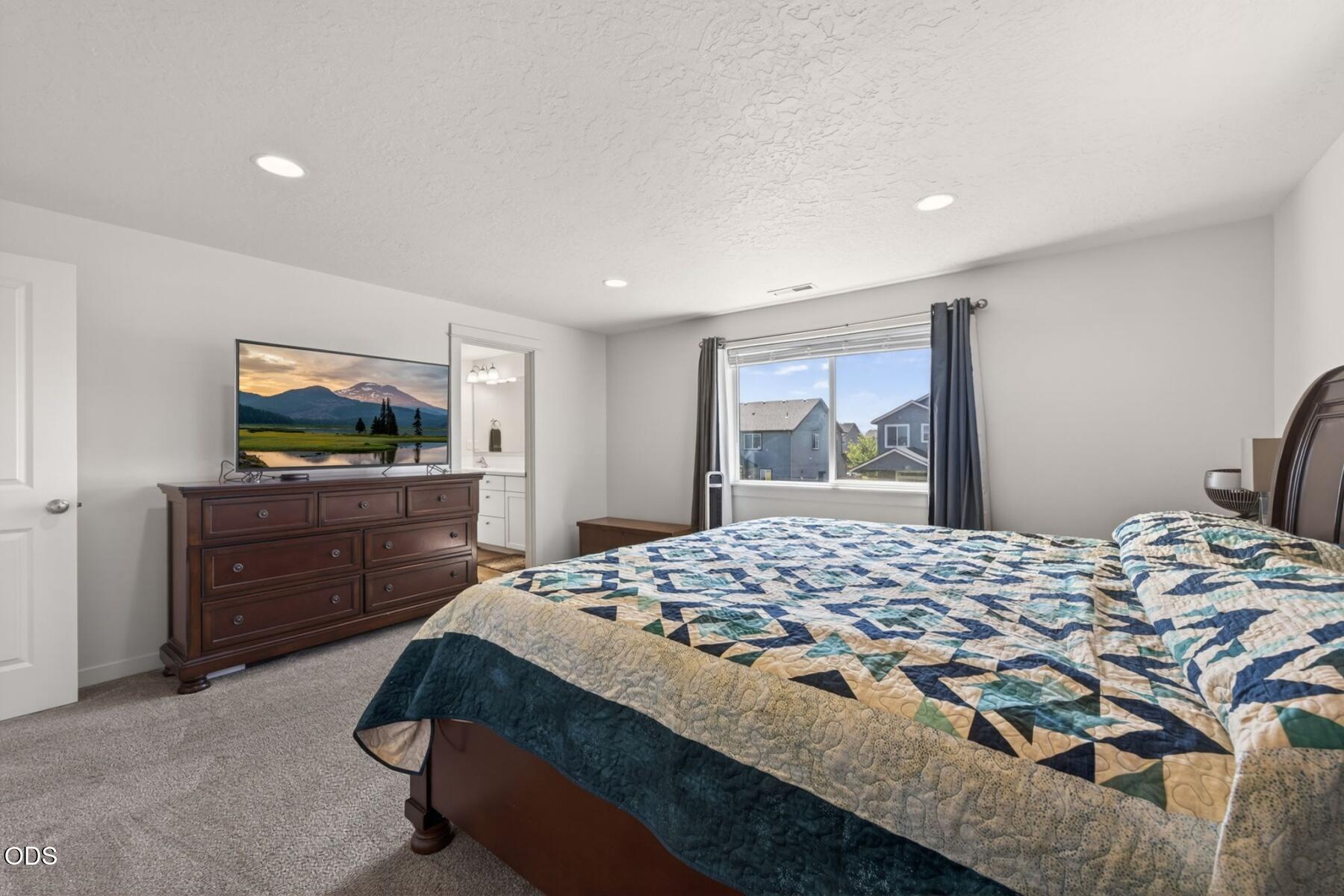 3461 Northwest 9th Street Redmond, OR 97756 - Photo 16 of 42