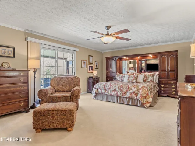 $999,900 | 1066 White Oak Avenue, Maryville, TN 37803