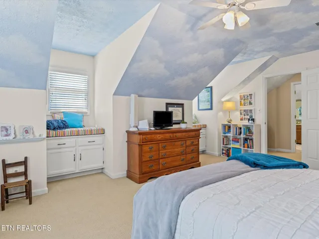 $999,900 | 1066 White Oak Avenue, Maryville, TN 37803