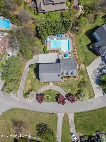 $999,900 | 1066 White Oak Avenue, Maryville, TN 37803