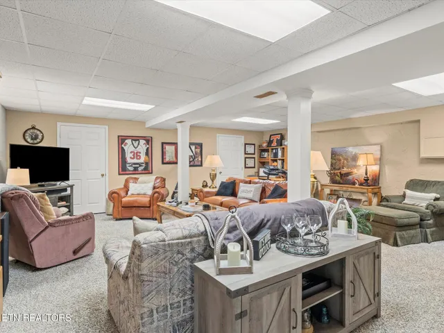 $999,900 | 1066 White Oak Avenue, Maryville, TN 37803