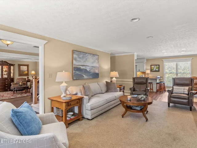 $999,900 | 1066 White Oak Avenue, Maryville, TN 37803