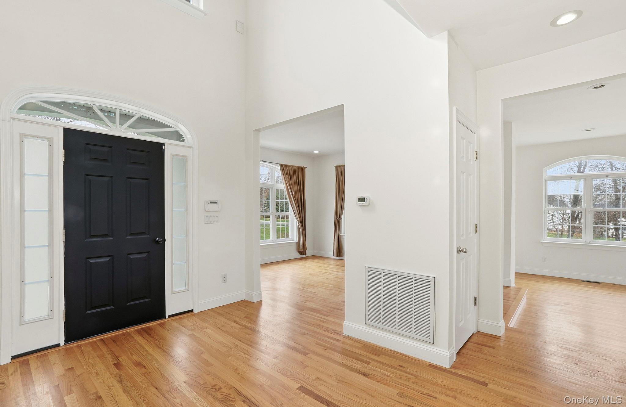 37 Willets Way Newburgh, NY 12550 - Photo 4 of 48