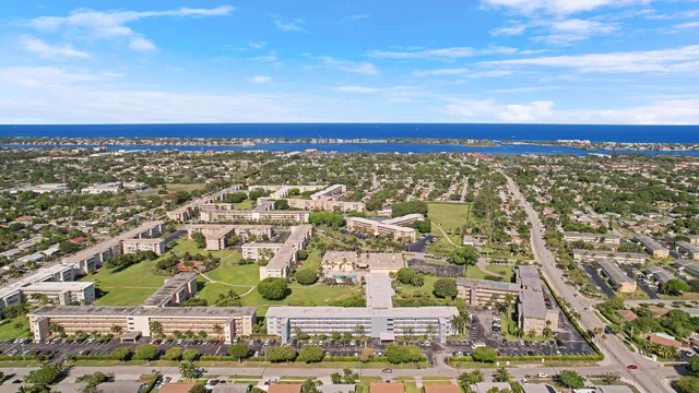 $219,900 | 2400 Northeast 1st Lane, Unit 1020, Boynton Beach, FL 33435