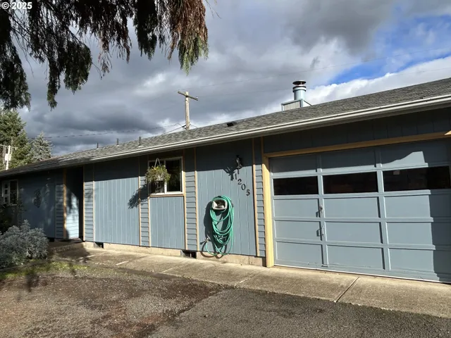 $345,000 | 1205 Mill Street, Springfield, OR 97477