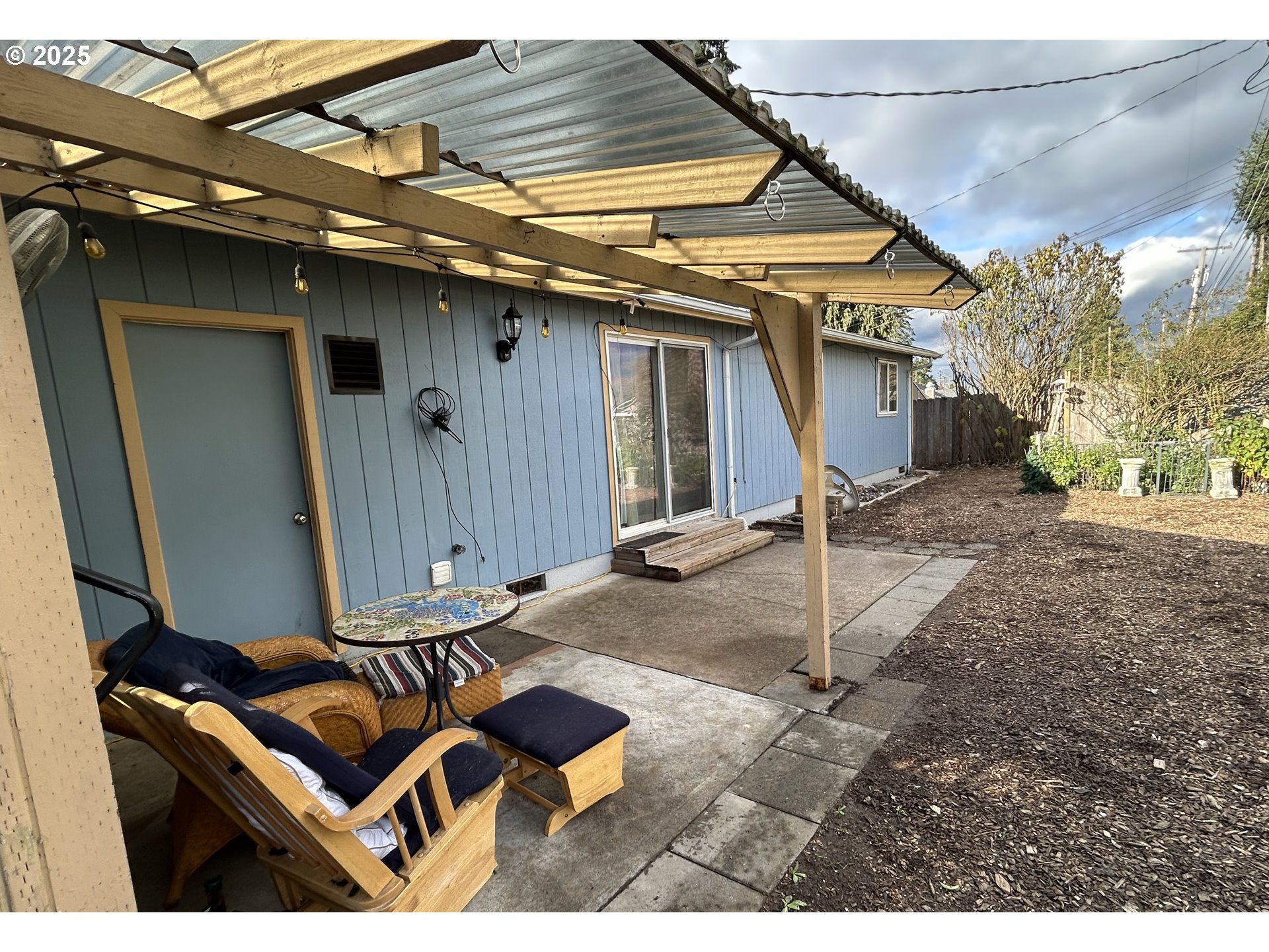 1205 Mill Street Springfield, OR 97477 - Photo 23 of 28