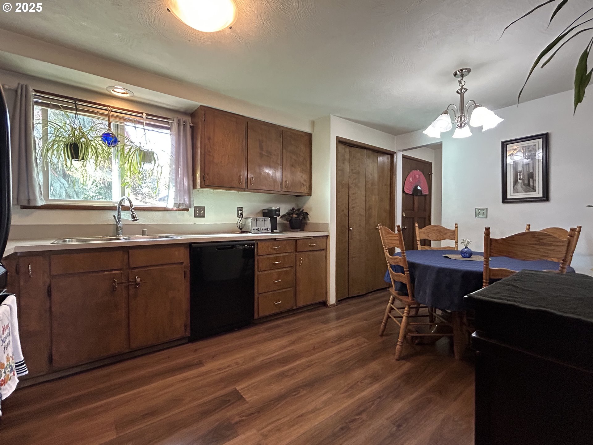 1205 Mill Street Springfield, OR 97477 - Photo 10 of 28