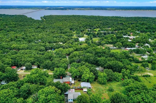 $220,000 | 389 Hillcrest Circle, Gordonville, TX 76245