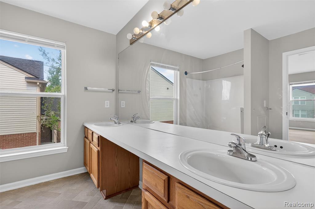 4642 Pond Run Canton, MI 48188 - Photo 28 of 49